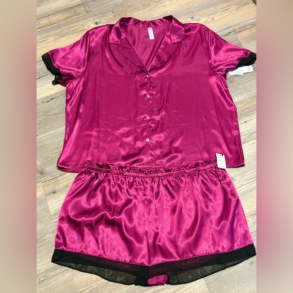 lilac & london Other - Lilac + London satin short pajama set XXL new with tags